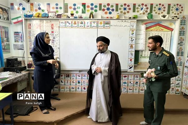 تقدیر از مقام شامخ معلم در بافق