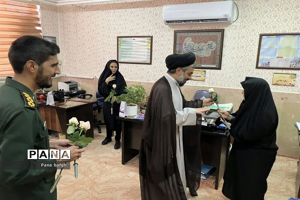 تقدیر از مقام شامخ معلم در بافق