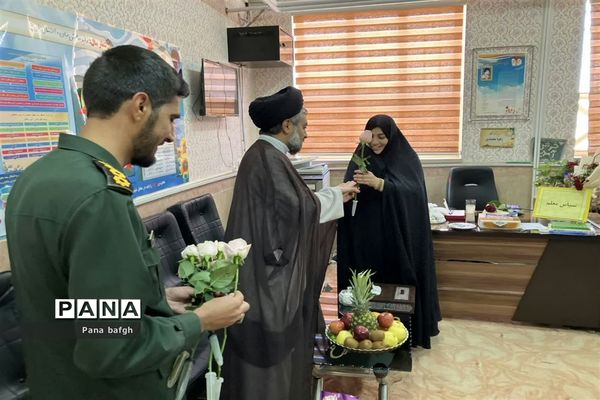 تقدیر از مقام شامخ معلم در بافق