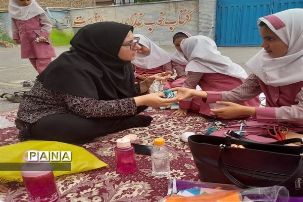 یک روز بدون کیف در مدرسه شهید عباس‌حسینی