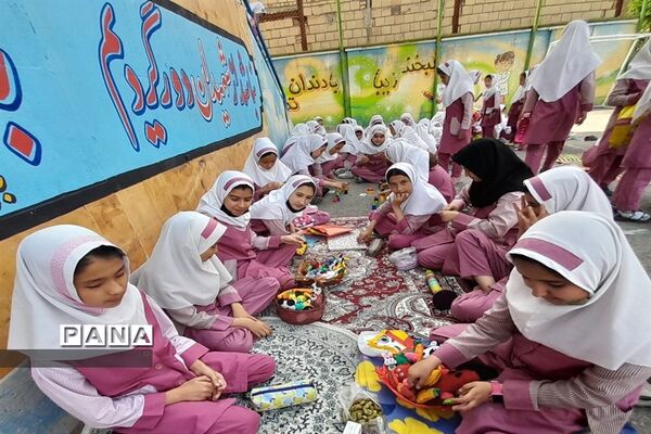 یک روز بدون کیف در مدرسه شهید عباس‌حسینی