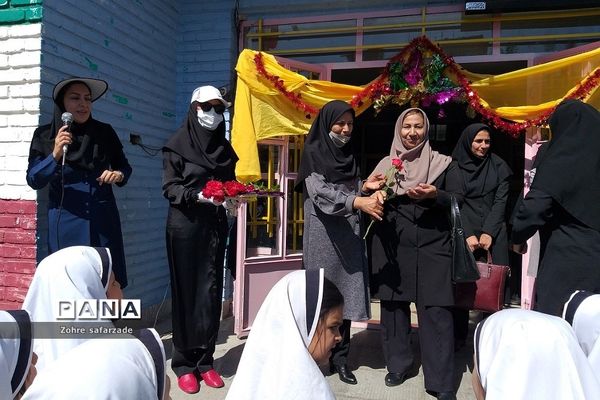 مراسم گرامیداشت هفته معلم در دبستان اندیشه رودهن