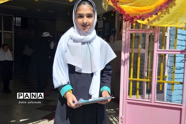 مراسم گرامیداشت هفته معلم در دبستان اندیشه رودهن