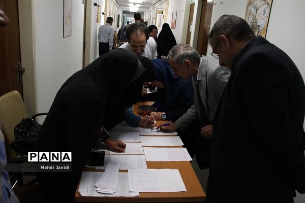 سنجش سطح سلامت جسمانی کارکنان حوزه ستادی در هفته سلامت