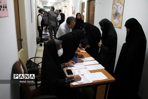 سنجش سطح سلامت جسمانی کارکنان حوزه ستادی در هفته سلامت