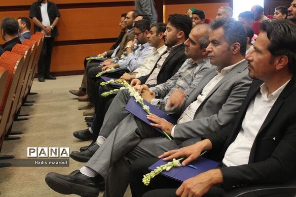 همایش تجلیل از معلمان و دانش‌آموزان برتر مدرسه شهید کلاهدوز