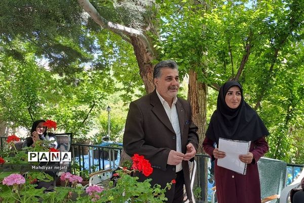 تقدیر مدیر مدرسه امام حسین(ع) رودهن از معلمان