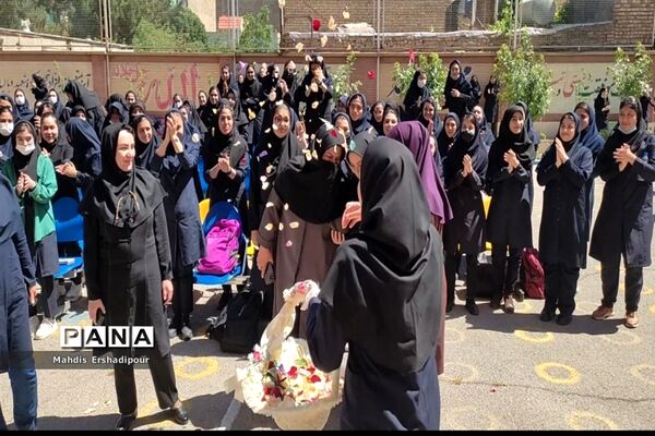 بزرگداشت روز معلم در دبیرستان شاهد کوثر شهرستان رباط‌کریم