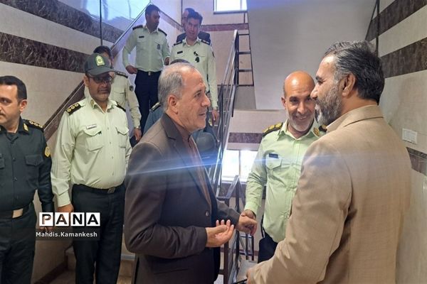 تبریک عوامل نیروی انتظامی شهرستان پاکدشت به‌مناسبت هفته معلم