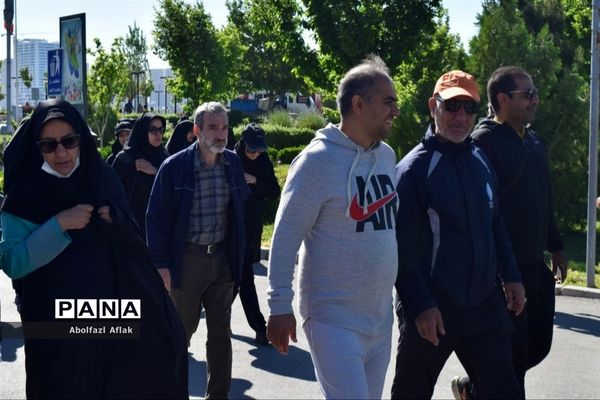 باشکوه‌ترین پیاده‌روی ۲۵۰۰ نفره فرهنگیان شهر تهران