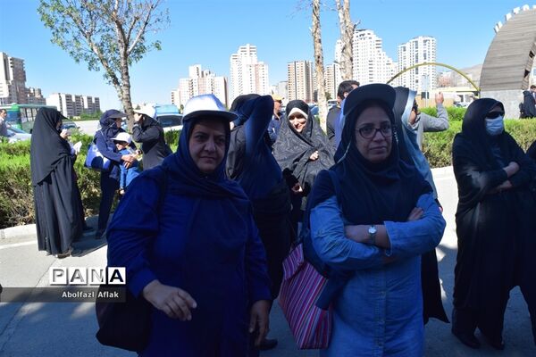 باشکوه‌ترین پیاده‌روی ۲۵۰۰ نفره فرهنگیان شهر تهران