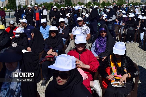 باشکوه‌ترین پیاده‌روی ۲۵۰۰ نفره فرهنگیان شهر تهران