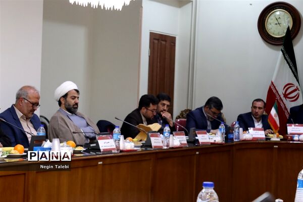جلسه مشترک شورای معاونان با حضور معاون پرورشی و فرهنگی وزارت آموزش‌و پرورش