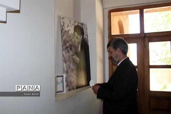 بازدید معاون پرورشی و فرهنگی وزارت آموزش و پرورش از بیت قدیمی امام خمینی (ره)