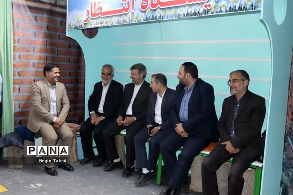 بازدید معاون پرورشی و فرهنگی وزارت آموزش‌ و پرورش از نمایشگاه مفهومی و قرآنی