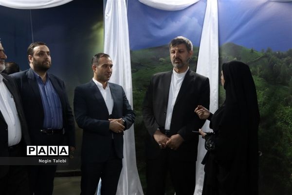 بازدید معاون پرورشی و فرهنگی وزارت آموزش‌ و پرورش از نمایشگاه مفهومی و قرآنی