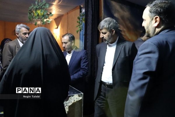 بازدید معاون پرورشی و فرهنگی وزارت آموزش‌ و پرورش از نمایشگاه مفهومی و قرآنی