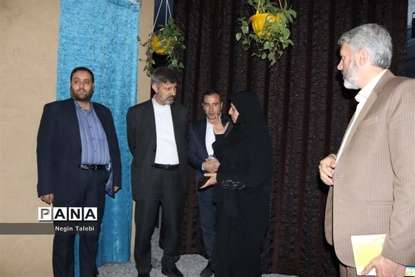 بازدید معاون پرورشی و فرهنگی وزارت آموزش‌ و پرورش از نمایشگاه مفهومی و قرآنی
