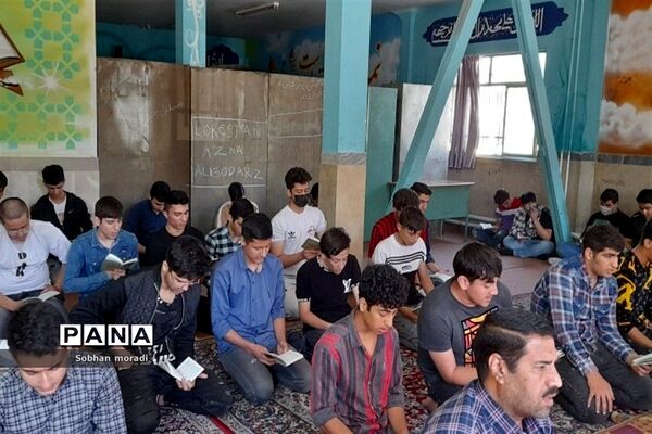 برگزاری مراسم زیارت عاشورا در مدرسه ابوالفضل بصام