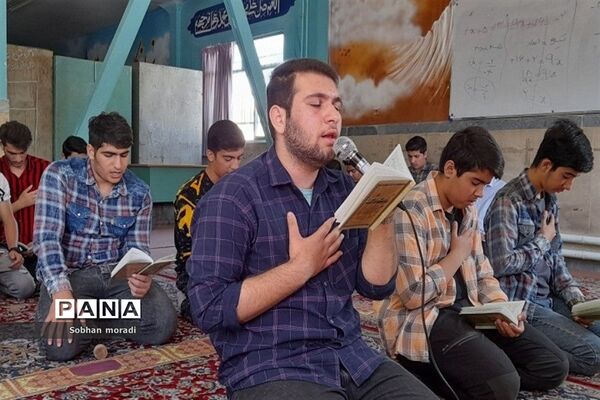 برگزاری مراسم زیارت عاشورا در مدرسه ابوالفضل بصام
