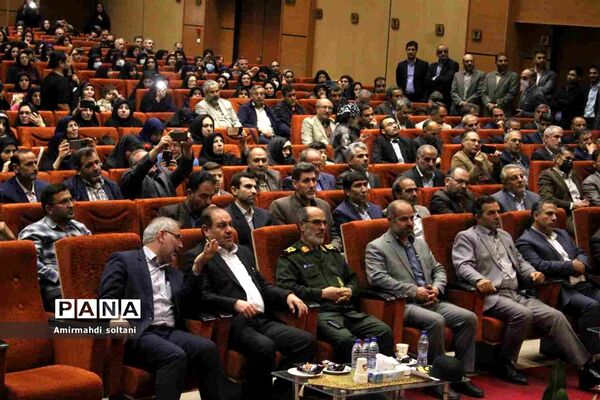 همایش بزرگداشت معلم و آیین تجلیل از معلمان بسیجی