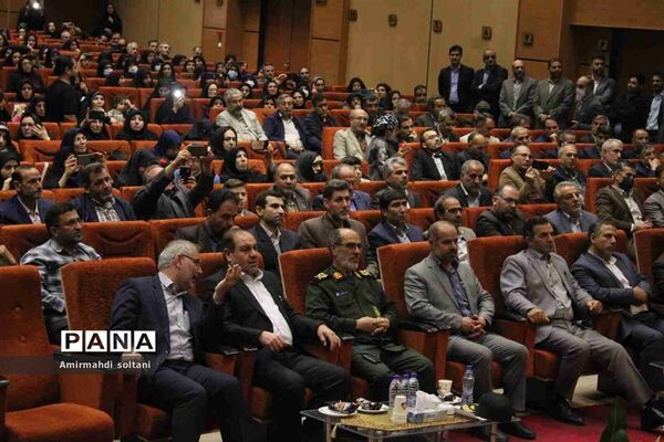 همایش بزرگداشت معلم و آیین تجلیل از معلمان بسیجی