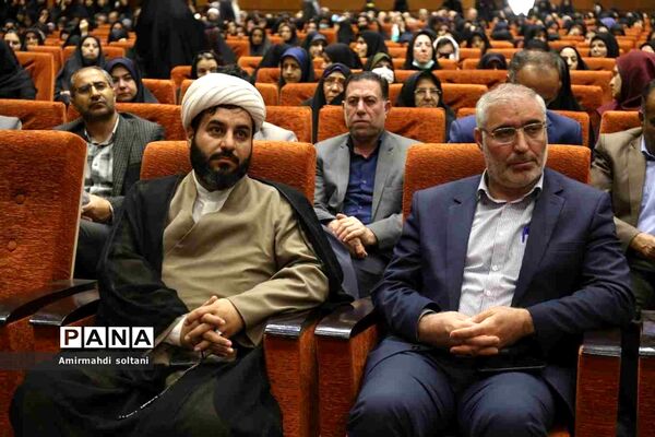 همایش بزرگداشت معلم و آیین تجلیل از معلمان بسیجی