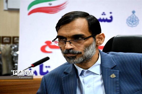 نقد کتاب های درسی توسط اعضای سازمان دانش‌آموزی خوزستان