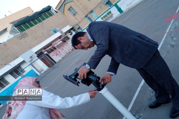 رصد ستارگان در دبیرستان شهیده معصومه قزوینی منطقه ۱۳