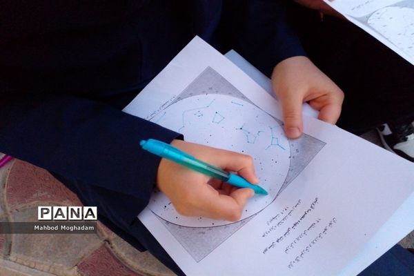 رصد ستارگان در دبیرستان شهیده معصومه قزوینی منطقه ۱۳