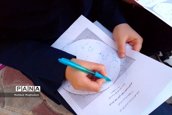 رصد ستارگان در دبیرستان شهیده معصومه قزوینی منطقه ۱۳
