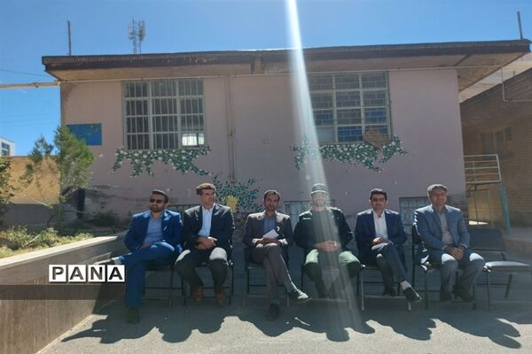 بزرگداشت روز معلم در دبستان بوستان شهرستان بن