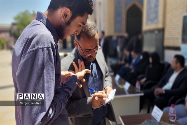 میز خدمت آموزش و پرورش ملارد در نمازجمعه