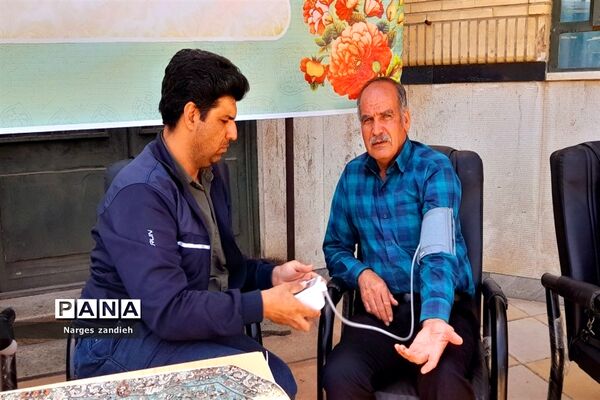 میز خدمت آموزش و پرورش ملارد در نمازجمعه