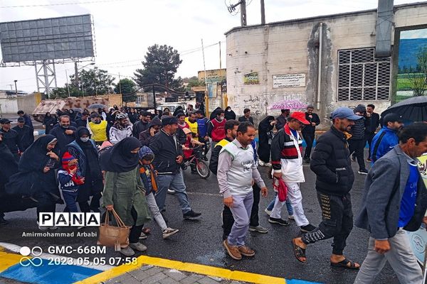 همایش پیاده‌روی خانوادگی همزمان با هفته معلم در تربت جام