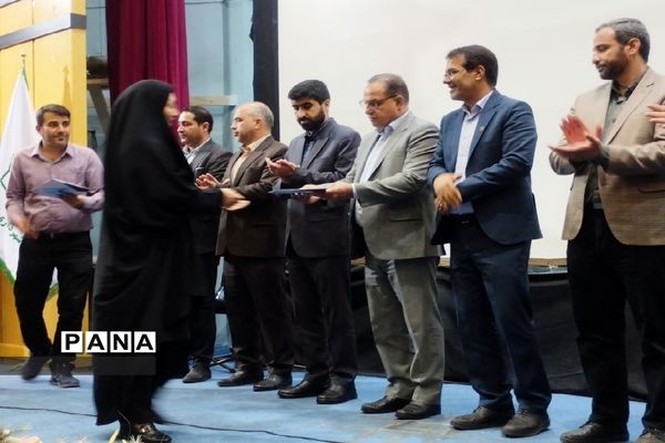 تقدیر معلمان و مدیران برتر کهریزک