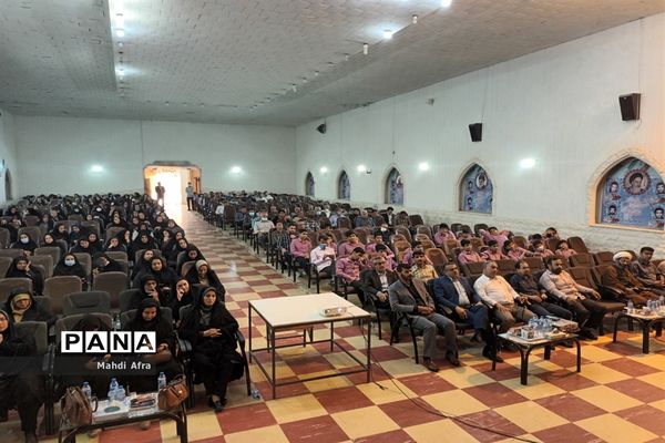 تقدیر از معلمان نمونه استانی و منطقه‌ای شهرستان بهبهان