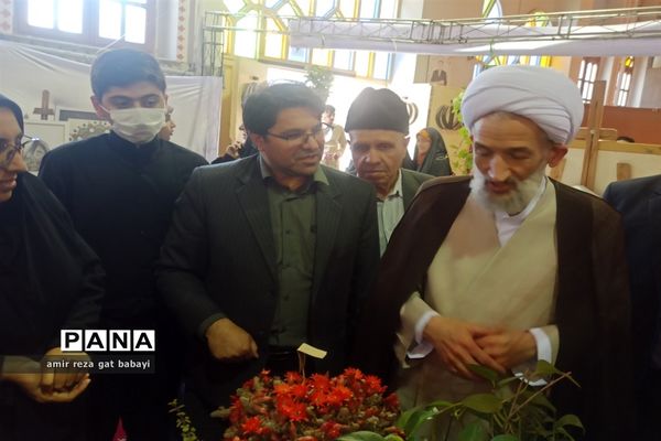 میز خدمت آموزش و پرورش استان مازندران در نماز جمعه ساری