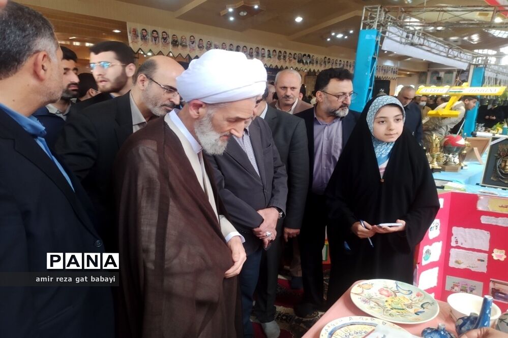 میز خدمت آموزش و پرورش استان مازندران در نماز جمعه ساری