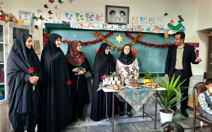 حضور مدیر کل کانون خراسان جنوبی در دبستان رودکی بیرجند و پاسداشت مقام معلم