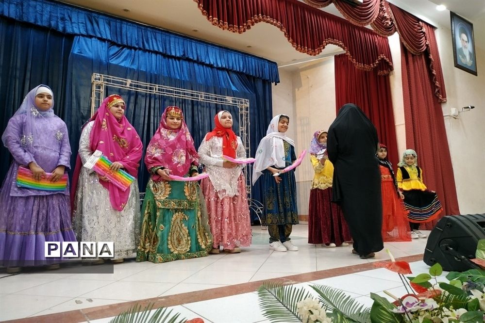 مراسم تجلیل از معاونان پرورشی در شهرستان شاهین‌شهر