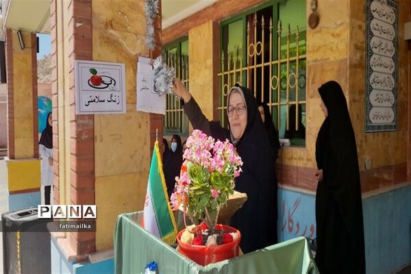 برگزاری مراسم نمادین هفته سلامت در مدرسه پروین اعتصامی شهرستان فیروزکوه