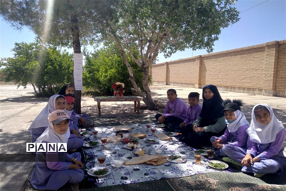 اجرای طرح صبحانه سالم در مدرسه عشایری امام حسن عسکری(ع) خاتم