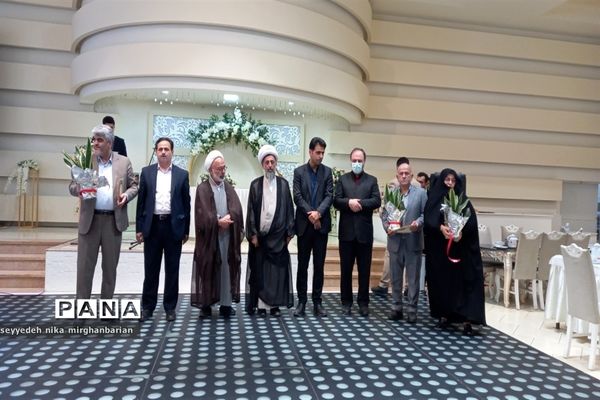 گرامیداشت مقام معلم در سیمرغ