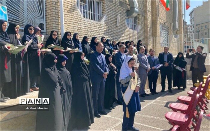 بازدید رئیس سازمان انرژی اتمی  از مدارس منطقه ۶ به مناسبت گرامیداشت هفته معلم