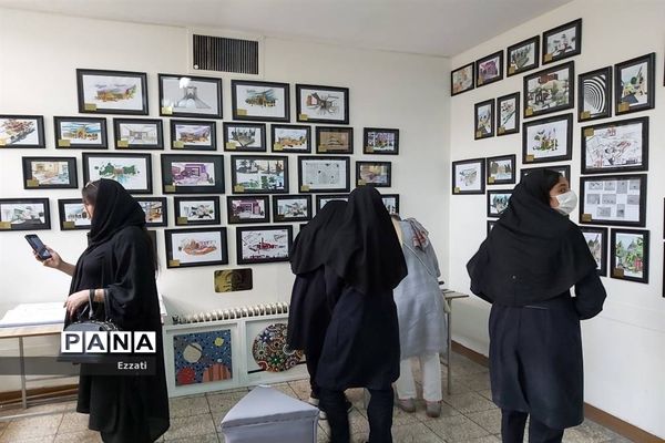 نمایشگاه قاب مهربانی در هنرستان راه روشن منطقه ۱۳
