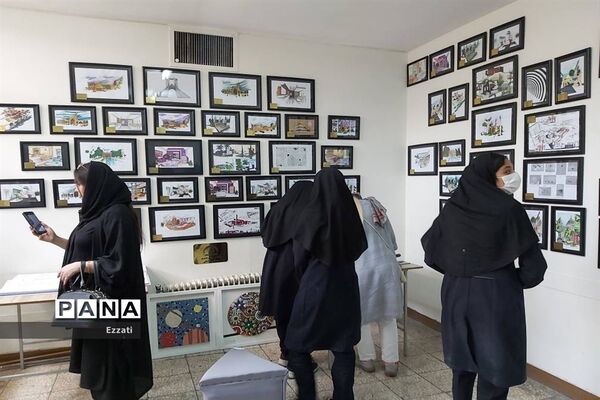 نمایشگاه قاب مهربانی در هنرستان راه روشن منطقه ۱۳