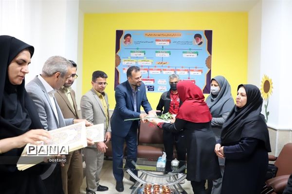 تجلیل مدیرکل میراث فرهنگی خراسان جنوبی  از معلمین بیرجند