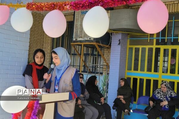مراسم گرامیداشت هفته‌معلم و  تقدیر از دانش‌آموزان برتر مدرسه شایستگان ملارد
