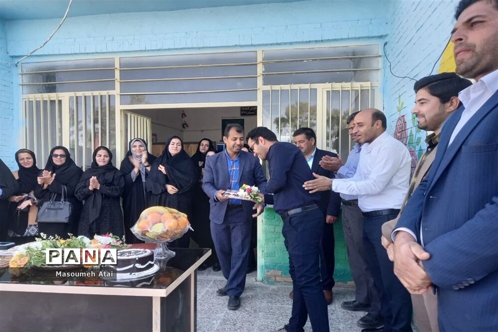 بزرگداشت مقام معلم در دبیرستان کیان خاتم
